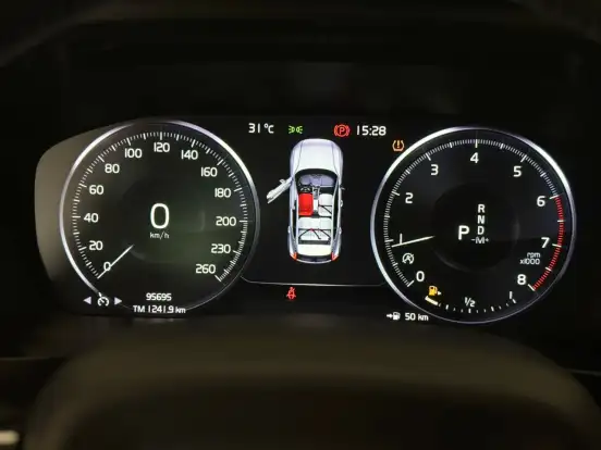 VOLVO-XC40-2.0 T5 GASOLINA MOMENTUM AWD GEARTRONIC VOLVO-XC40-2018