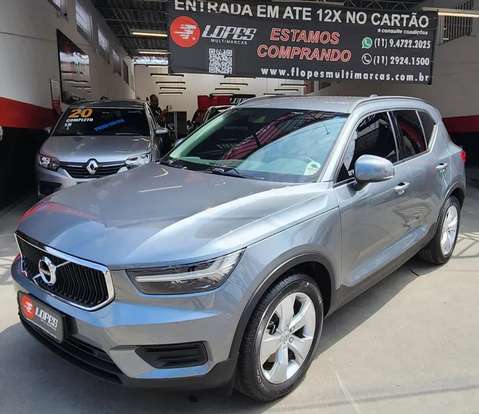 VOLVO-XC40-2018
