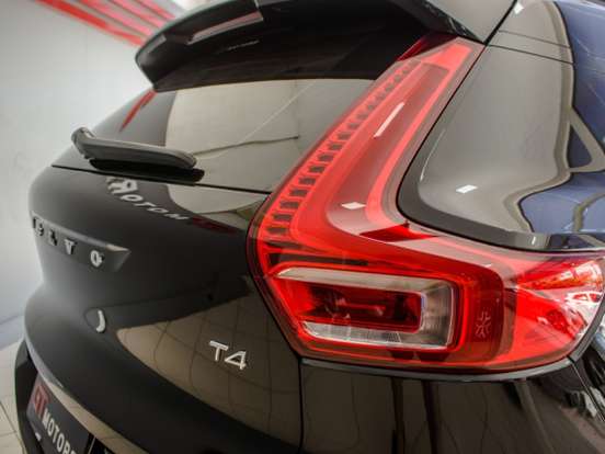 VOLVO-XC40-2.0 T4 GASOLINA GEARTRONIC VOLVO-XC40-2018