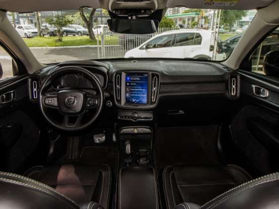VOLVO-XC40-2.0 T4 GASOLINA GEARTRONIC VOLVO-XC40-2018