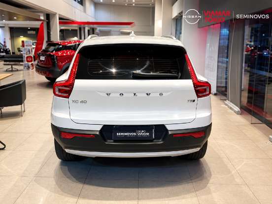 VOLVO-XC40-2.0 T5 GASOLINA MOMENTUM AWD GEARTRONIC VOLVO-XC40-2018