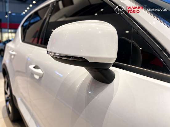 VOLVO-XC40-2.0 T5 GASOLINA MOMENTUM AWD GEARTRONIC VOLVO-XC40-2018