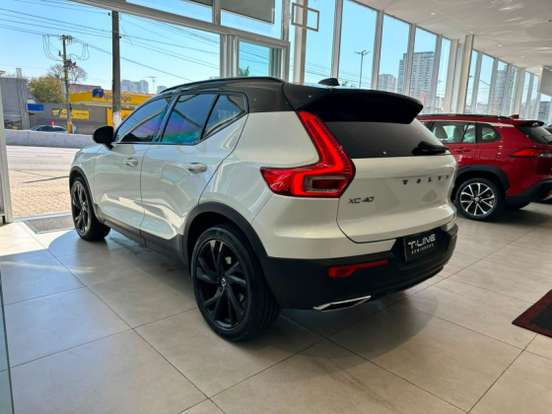 VOLVO-XC40-2.0 T5 GASOLINA R-DESIGN AWD GEARTRONIC VOLVO-XC40-2018