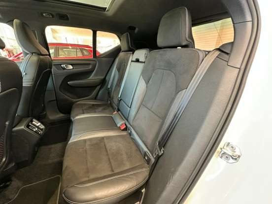 VOLVO-XC40-2.0 T5 GASOLINA R-DESIGN AWD GEARTRONIC VOLVO-XC40-2018