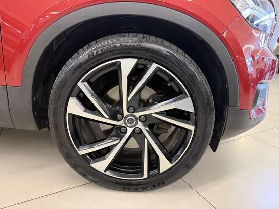 VOLVO-XC40-2.0 T5 GASOLINA R-DESIGN AWD GEARTRONIC VOLVO-XC40-2018