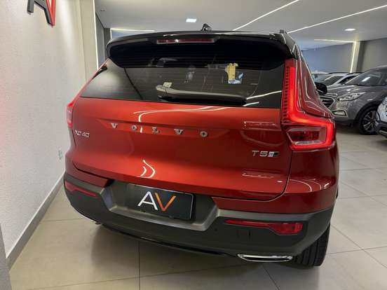 VOLVO-XC40-2.0 T5 GASOLINA R-DESIGN AWD GEARTRONIC VOLVO-XC40-2018