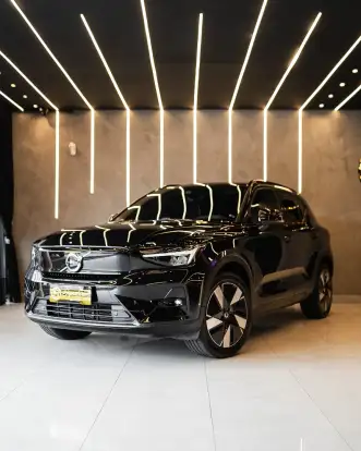 VOLVO-XC40-2023