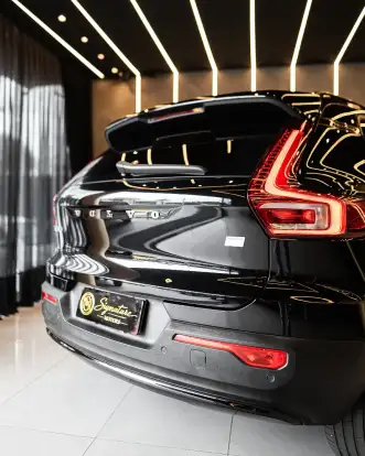 VOLVO-XC40-2023