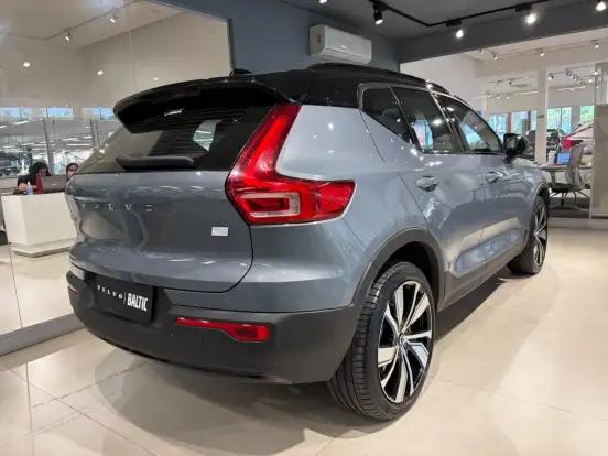 VOLVO-XC40-P8 RECHARGE ELECTRIC BEV PURE AWD VOLVO-XC40-2021