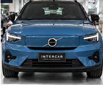 VOLVO-XC40-2023