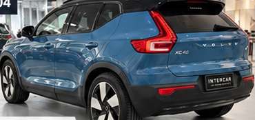 VOLVO-XC40-2023