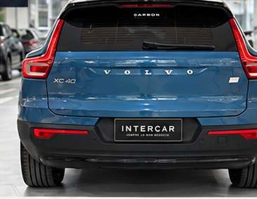VOLVO-XC40-2023