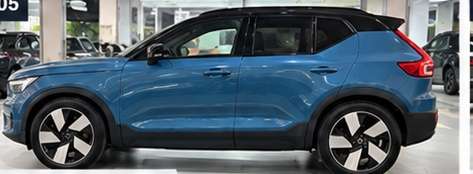 VOLVO-XC40-2023