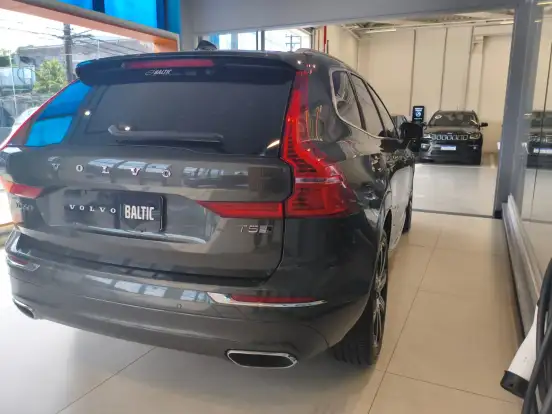 VOLVO-XC60-2018