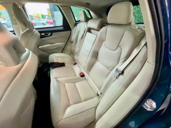 VOLVO-XC60-2.0 T5 GASOLINA MOMENTUM AWD GEARTRONIC VOLVO-XC60-2018