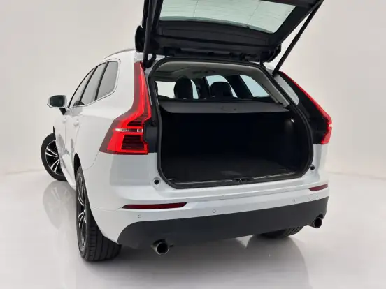 VOLVO-XC60-2.0 T5 GASOLINA MOMENTUM AWD GEARTRONIC VOLVO-XC60-2019