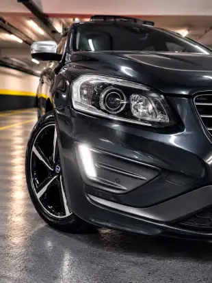 VOLVO-XC60-2015