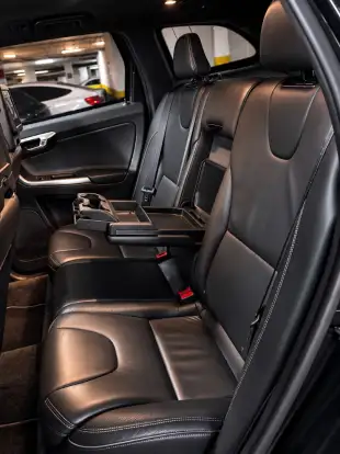 VOLVO-XC60-2015
