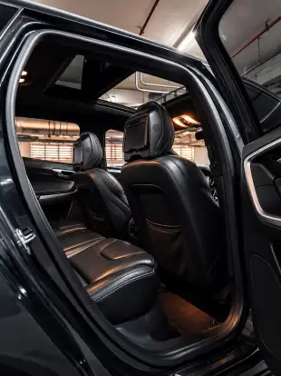VOLVO-XC60-2015