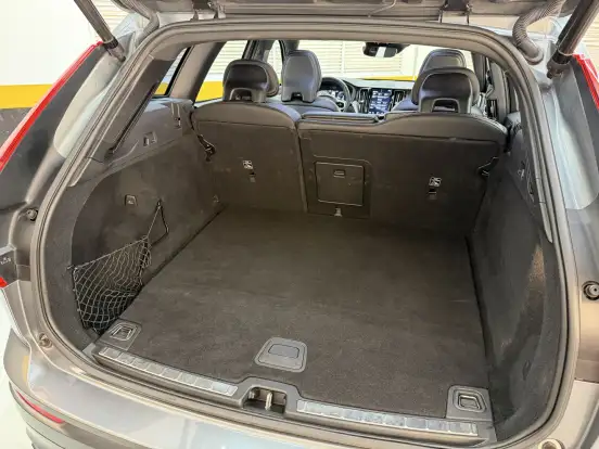 VOLVO-XC60-2.0 T8 HYBRID R-DESIGN AWD GEARTRONIC VOLVO-XC60-2019