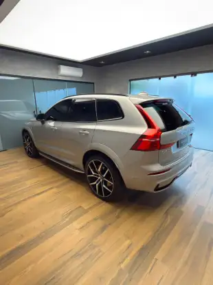 VOLVO-XC60-2023