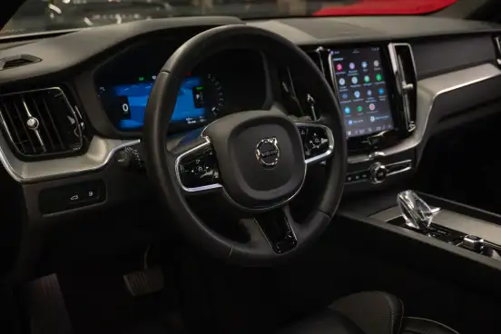 VOLVO-XC60-2023