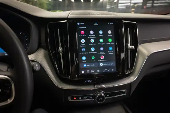 VOLVO-XC60-2023