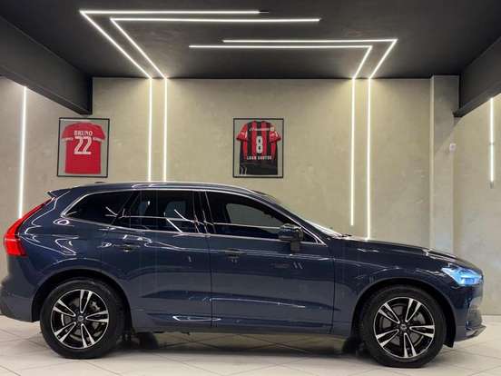 VOLVO-XC60-2.0 D5 DIESEL MOMENTUM AWD GEARTRONIC VOLVO-XC60-2019