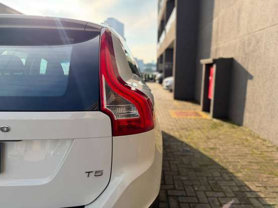 VOLVO-XC60-2.0 T5 DYNAMIC FWD TURBO GASOLINA 4P AUTOMÁTICO VOLVO-XC60-2013