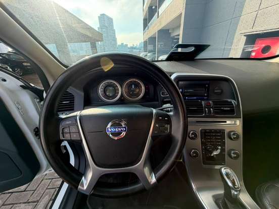 VOLVO-XC60-2013
