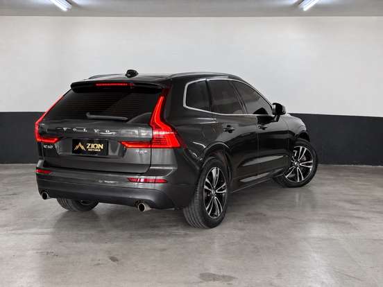 VOLVO-XC60-2.0 T5 GASOLINA MOMENTUM AWD GEARTRONIC VOLVO-XC60-2018