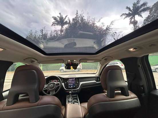 VOLVO-XC60-2018