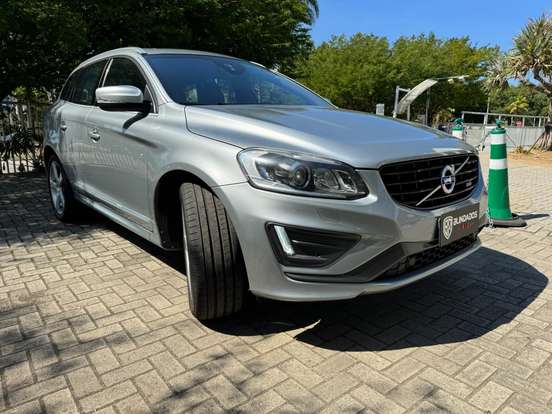 VOLVO-XC60-2.0 T6 R DESIGN TURBO GASOLINA 4P AUTOMÁTICO VOLVO-XC60-2015