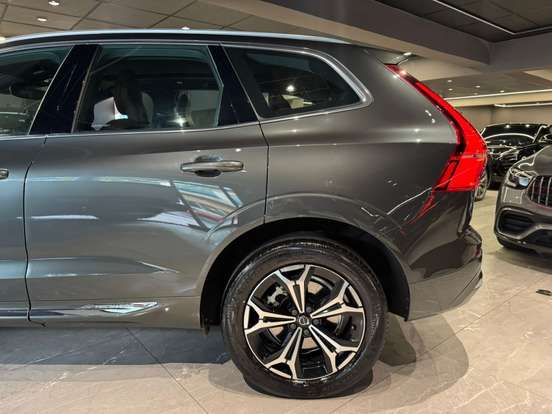 VOLVO-XC60-2021