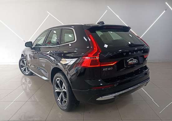 VOLVO-XC60-2021