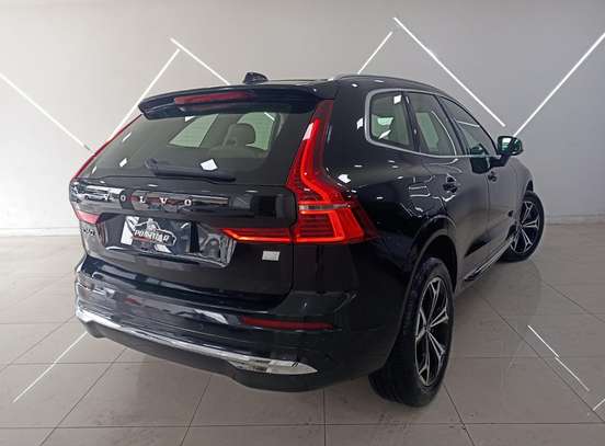 VOLVO-XC60-2021
