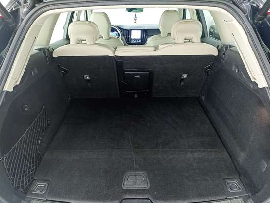 VOLVO-XC60-2021