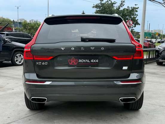 VOLVO-XC60-2021