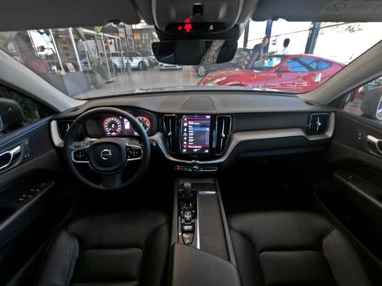 VOLVO-XC60-2.0 T8 HYBRID MOMENTUM AWD GEARTRONIC VOLVO-XC60-2020