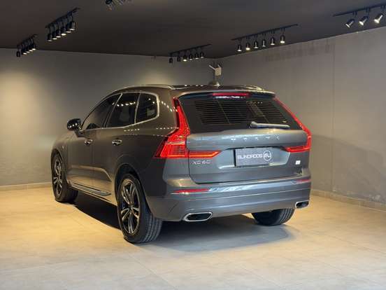 VOLVO-XC60-2021