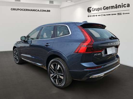 VOLVO-XC60-2025
