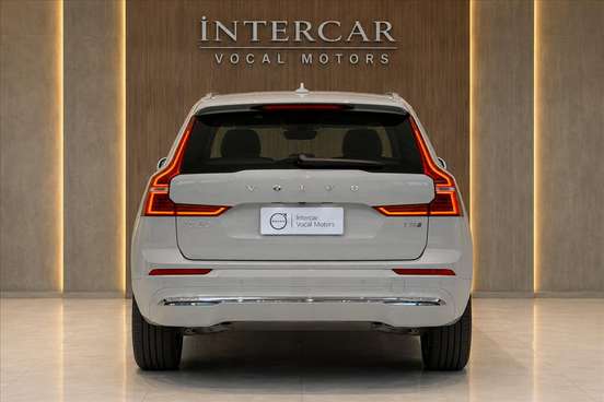 VOLVO-XC60-2025