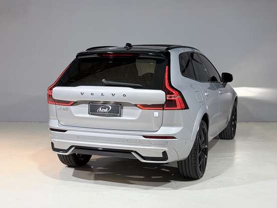 VOLVO-XC60-2023