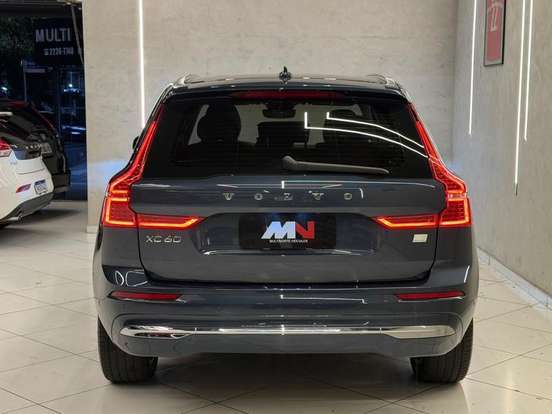 VOLVO-XC60-2024