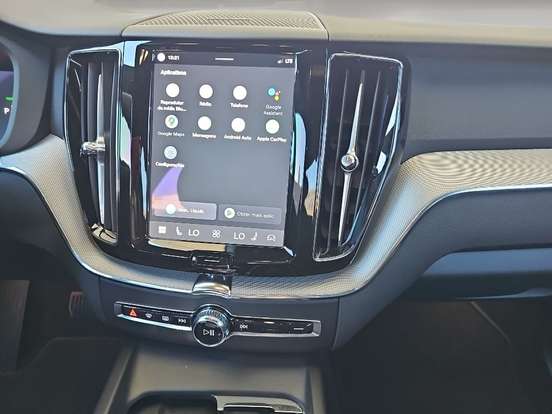 VOLVO-XC60-2024