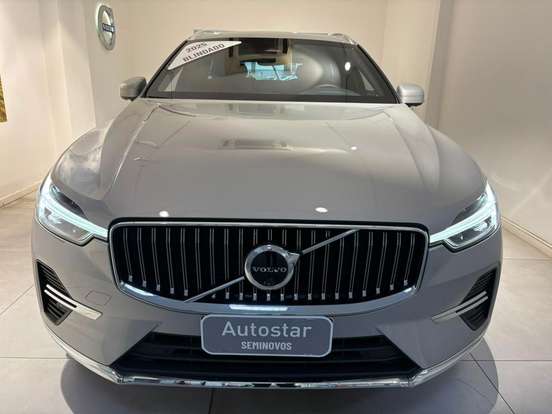 VOLVO-XC60-2025