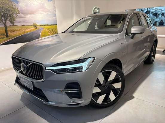 VOLVO-XC60-2025