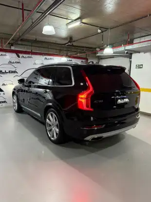 VOLVO-XC90-2018