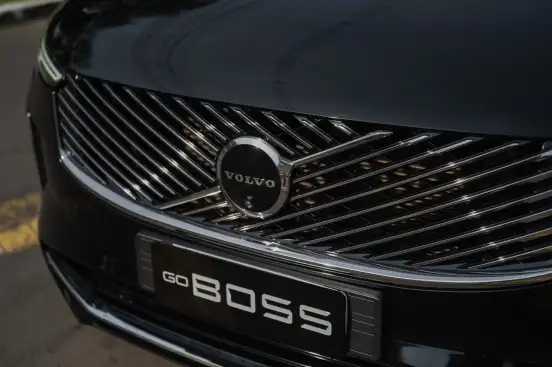 VOLVO-XC90-2024