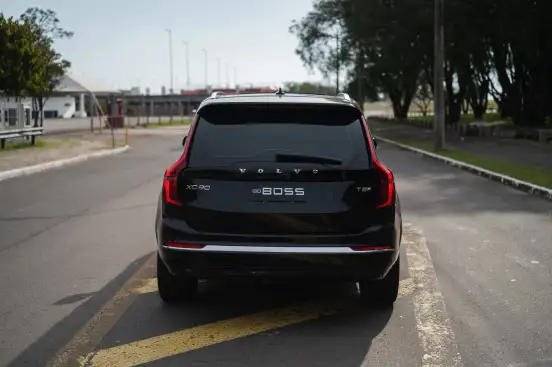 VOLVO-XC90-2024